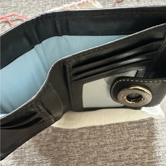 Coach Black and Cream Turnlock Wallet with Dust Bag - Picture 4 of 7